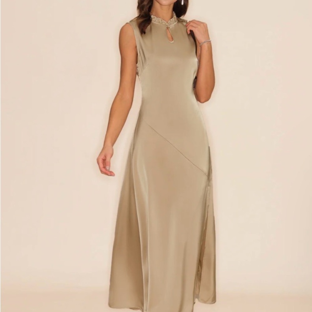 Elegant Cream Sleeveless Dress - Picture 5 of 8